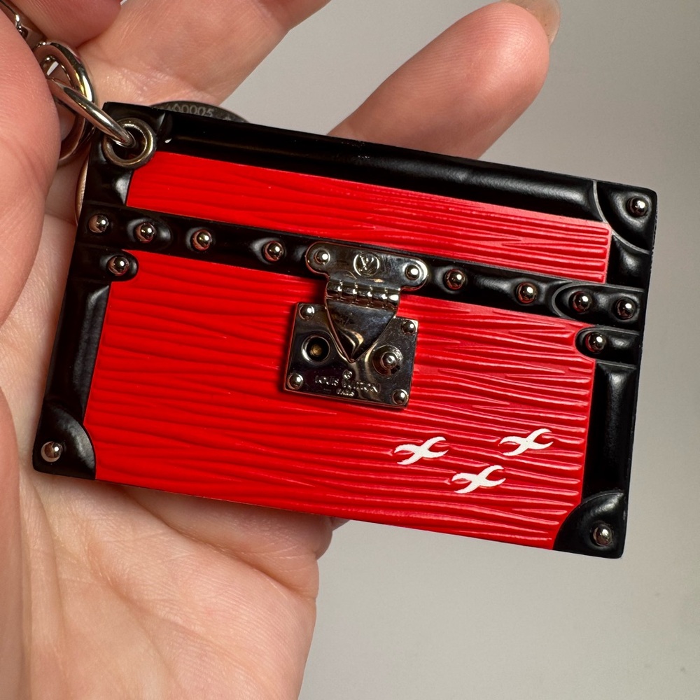 Louis Vuitton Petite Malle Trunk Key Chain/Bag Charm – Red Epi Leather - Picture 7 of 8
